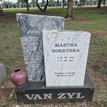 ZYL Pieter Daniel, van 1938-2000 & Martha Dorethea 1941-2015 _1