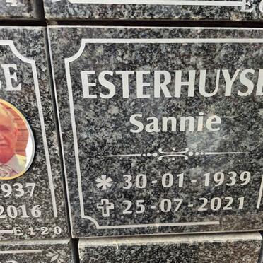 ESTERHUYSE Sannie 1939-2021