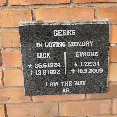 GEERE Jack 1924-1992 & Evadne 1934-2009