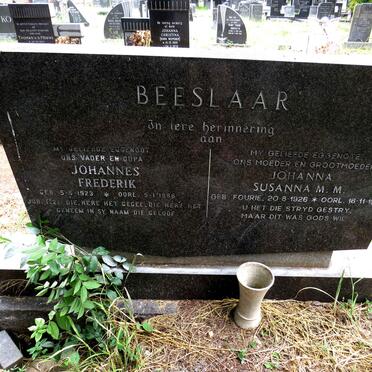 BEESLAAR Johannes Frederik 1923-1986 & Johanna Susanna M.M. 1926-1972