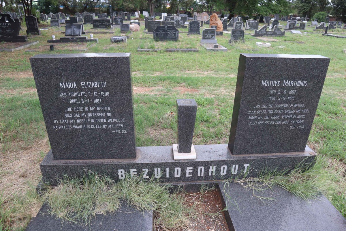 BEZUIDENHOUT Mathys Marthinus 1907-1964 & Maria Elizabeth nee GROBLER 1908-1967