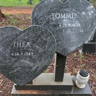 TOIT Tommie, de 1939-1992 & Thea 1943-