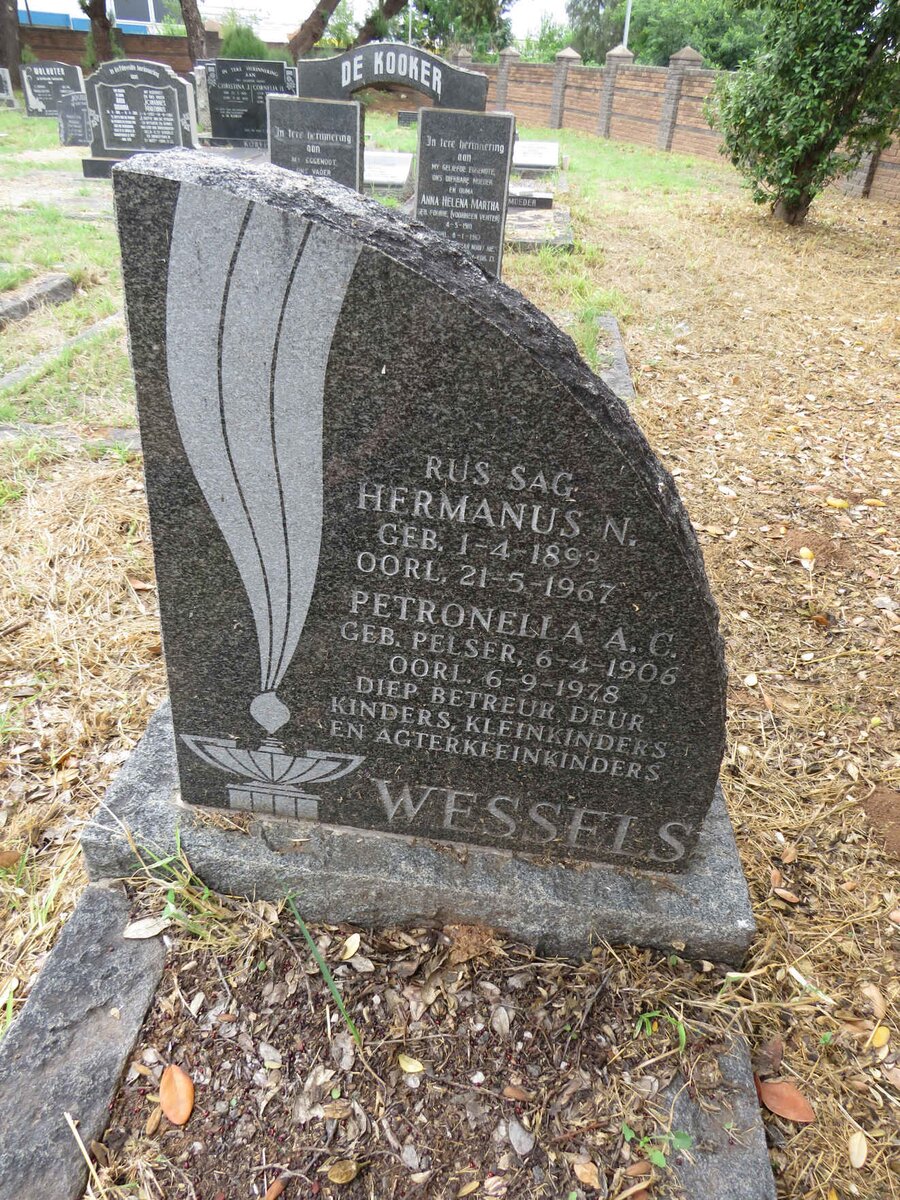 WESSELS Hermanus N. 1893-1968 & Petronella A.C. PELSER 1906-1978