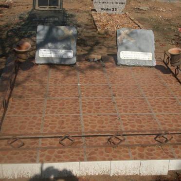 PRETORIUS Mathys Wynand 1932-2004 &amp; Helen Riek? 19??-2004