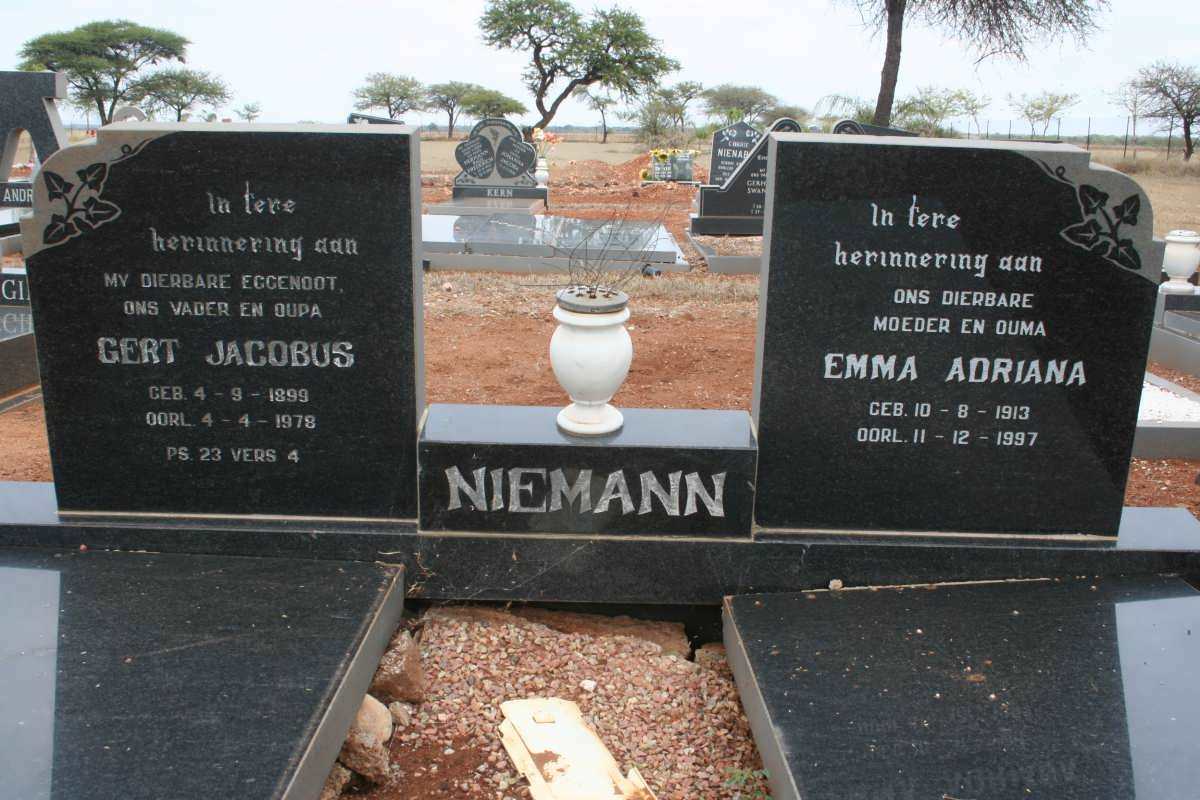 NIEMANN Gert Jacobus 1899-1978 &amp; Emma Adriana 1913-1997