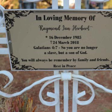 HERBERT Maria Salome 1957-2018 :: HERBERT Raymond Ian 1985-2018
