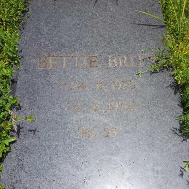 BRITS Bettie 1929-1974