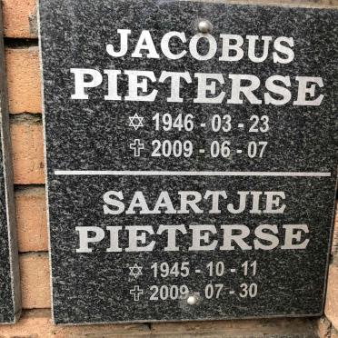 PIETERSE Jacobus 1946-2009 &amp; Saartjie 1945-2009
