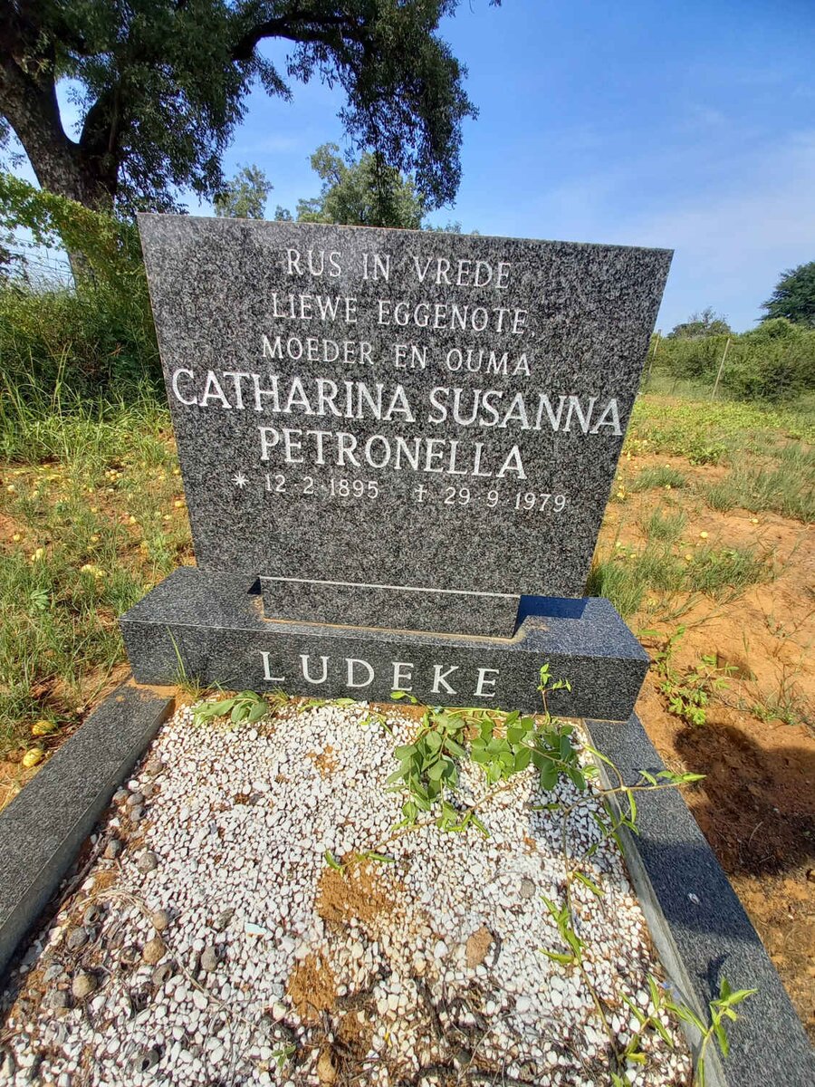 LUDEKE Catharina Susanna Petronella 1895-1979
