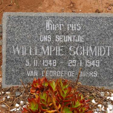 Limpopo, WATERBERG district, Doornkom 376, farm cemetery_3