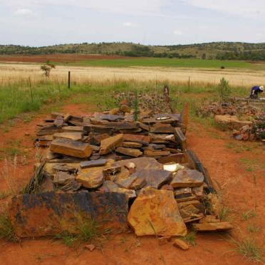 Limpopo, WATERBERG district, Doornkom 376, farm cemetery_4