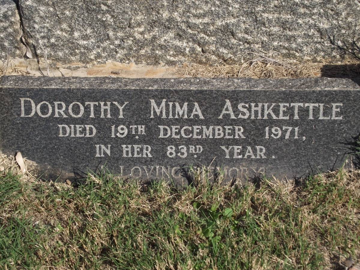 ASHKETTLE Dorothy Mima -1971