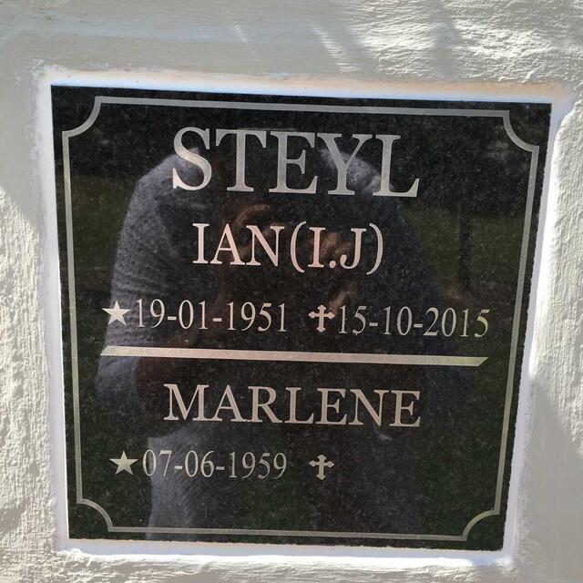 STEYL I.J. 1951-2015 & Marlene 1959-