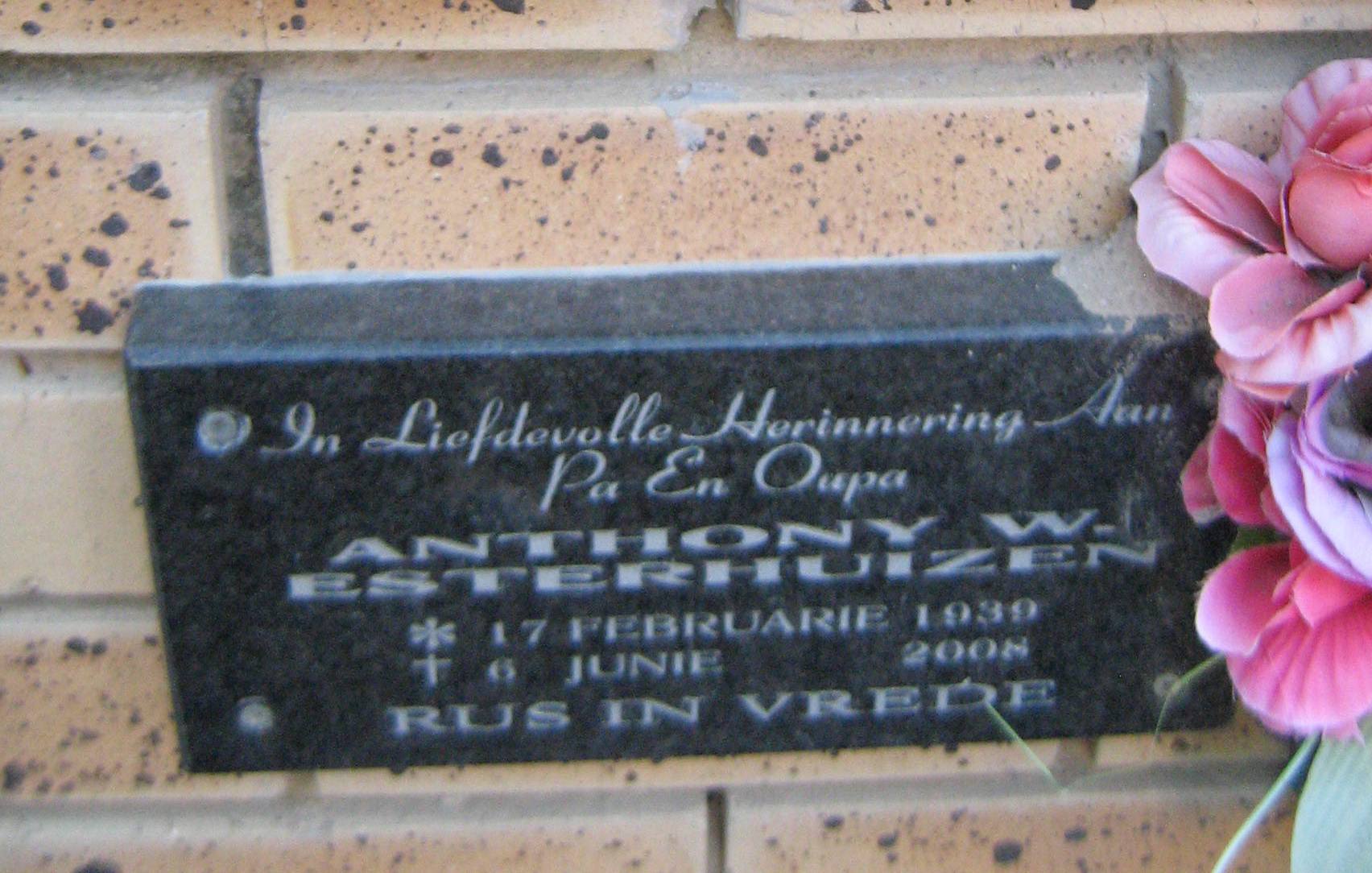 ESTERHUIZEN Anthony W. 1939-2008