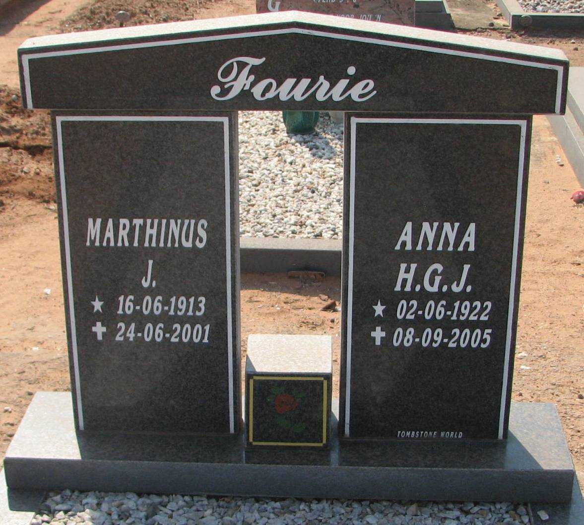 FOURIE Marthinus J. 1913-2001 & Anna H.G.J. 1922-2005