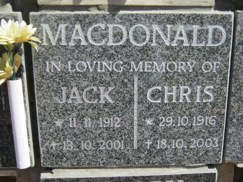 MACDONALD Jack 1912-2001 & Chris 1916-2003