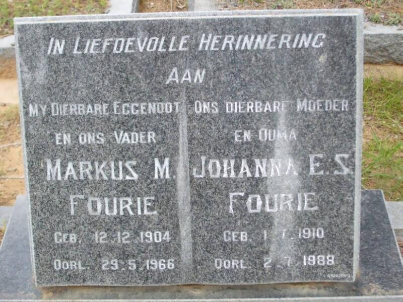 FOURIE Markus M. 1904-1966 & Johanna E.S. 1910-1988