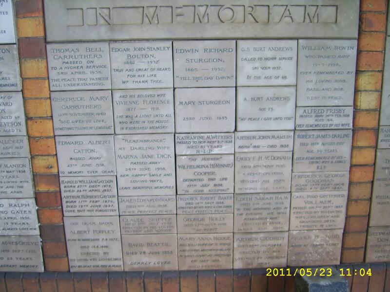 045 Memorial wall
