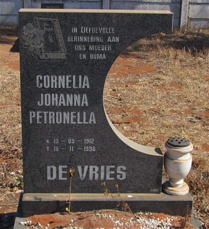 VRIES Cornelia Johanna Petronella, de 1912-1996