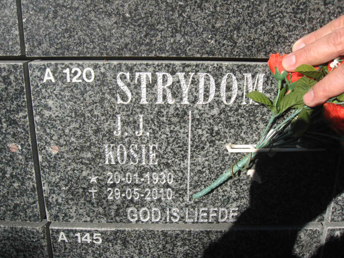 STRYDOM J.J. 1930-2010