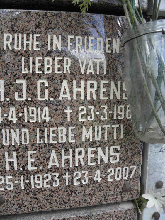 AHRENS H.J.G. 1914-198? & H.E. 1923-2007