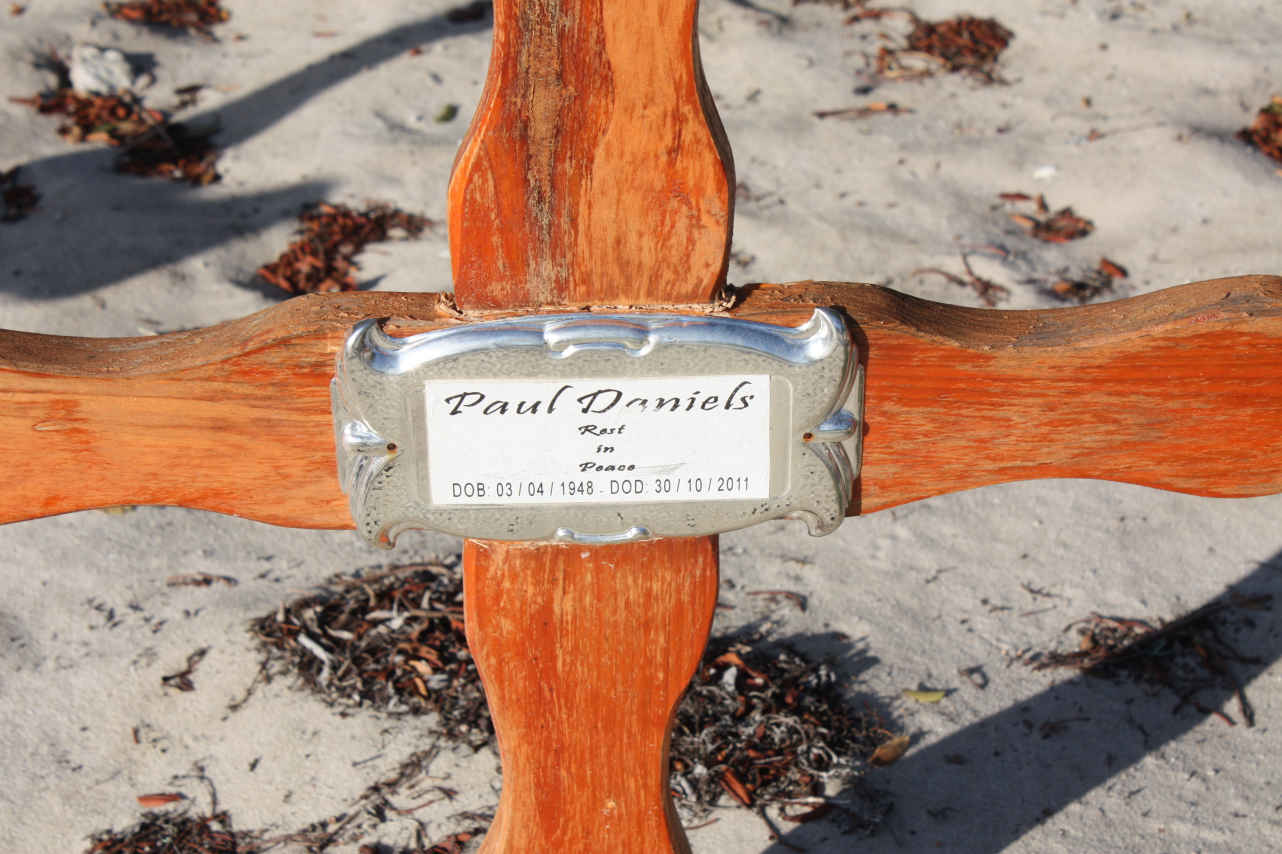 DANIELS Paul 1948-2011