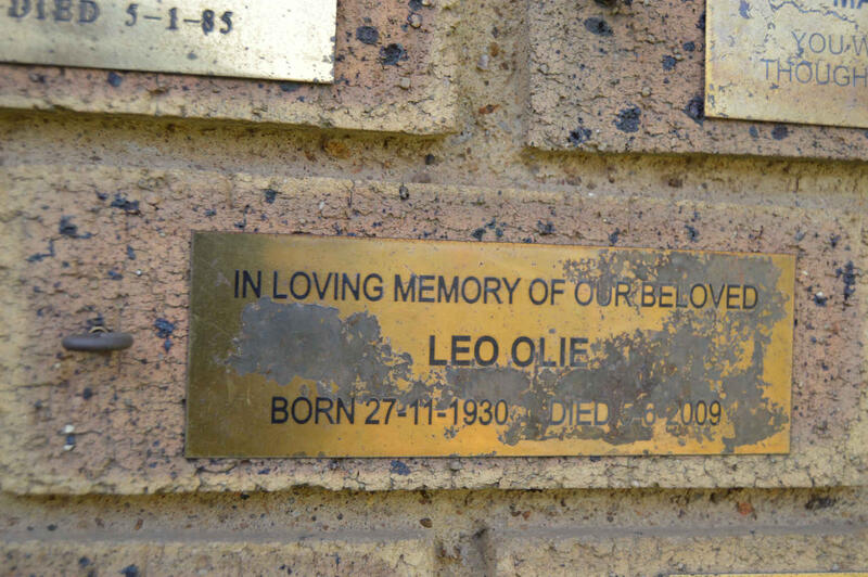 OLIE Leo 1930-2009