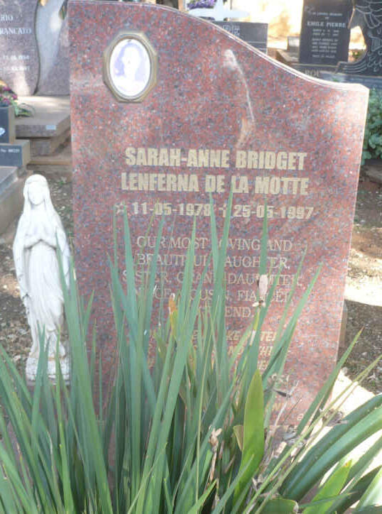 MOTTE Sarah-Anne Bridget Lenferna, de la 1978-1997