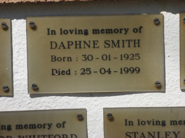 SMITH Daphne 1925-1999