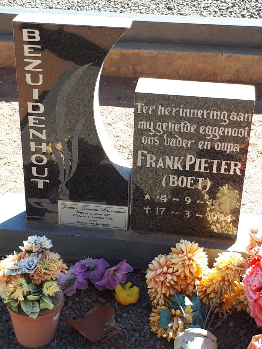 BEZUIDENHOUT Frank Pieter 1921-1994 & Jacomina Danielina 1927-2013