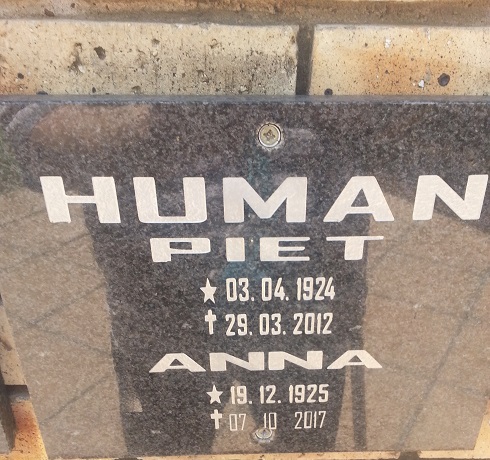 HUMAN Piet 1924-2012 & Anna 1925-2017