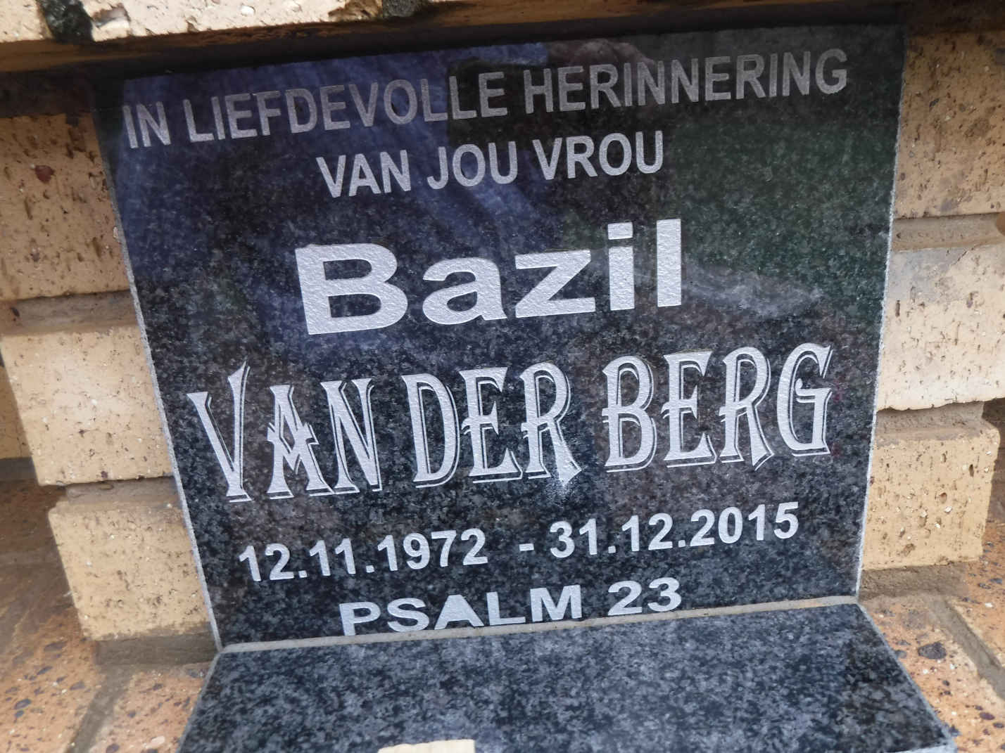 BERG Bazil, van der 1972-2015