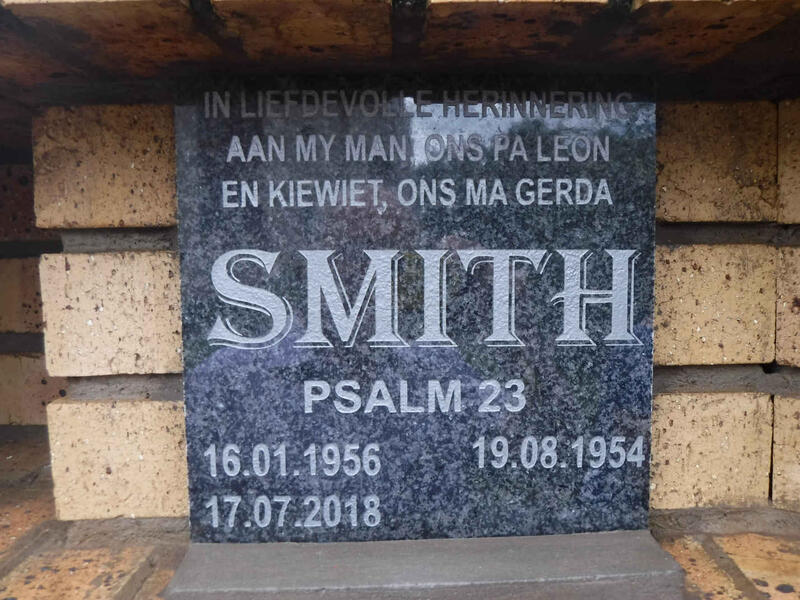 SMITH Leon 1956-2018 & Gerda 1954-