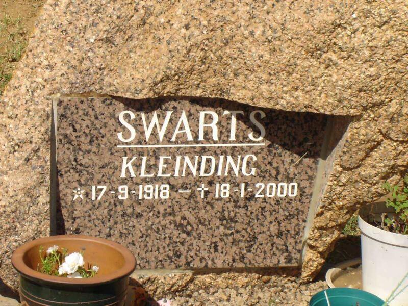 SWARTS Kleinding 1918-2000