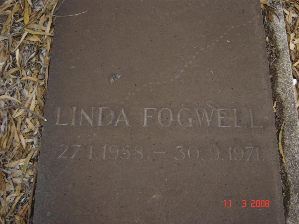 FOGWELL Linda 1958-1971