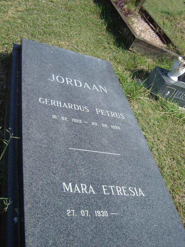 JORDAAN Gerhardus Petrus 1922-1995 & Mara Etresia 1930-