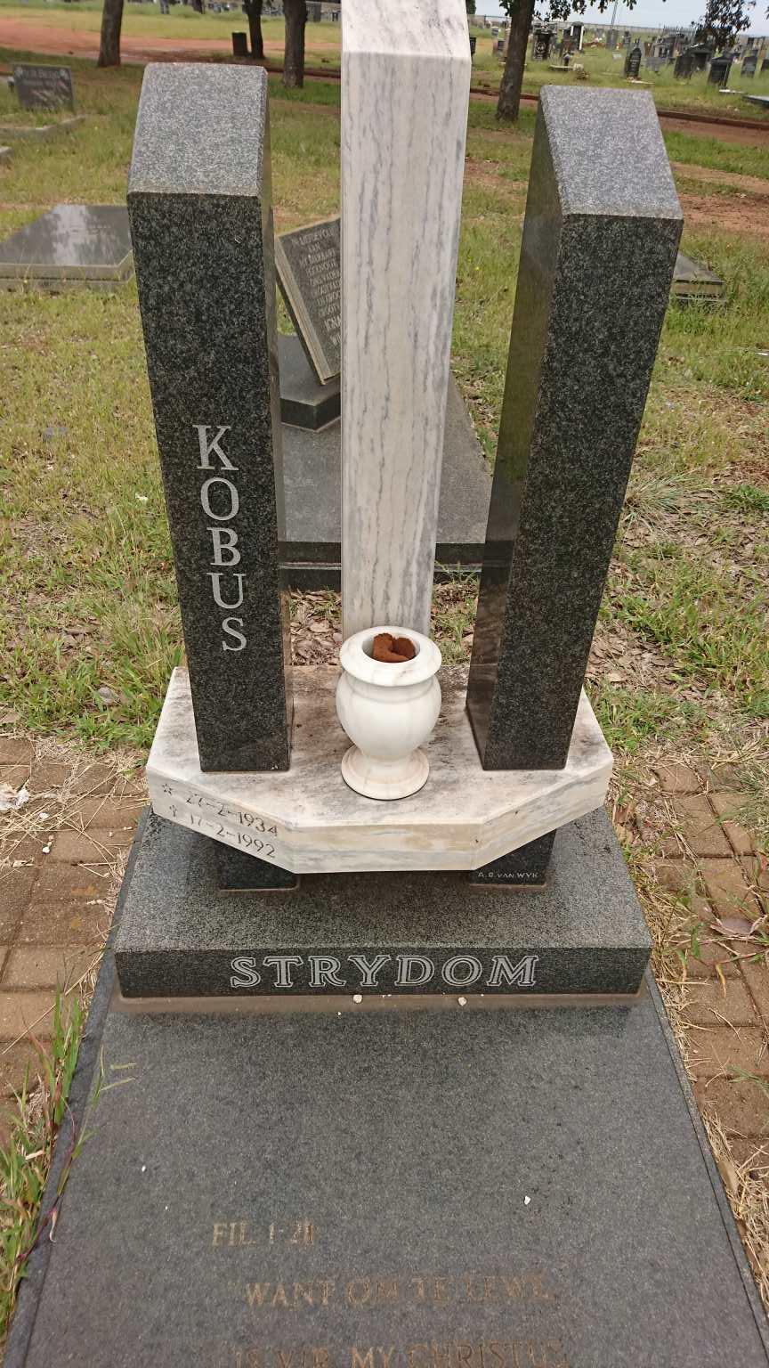 STRYDOM Kobus 1934-1992
