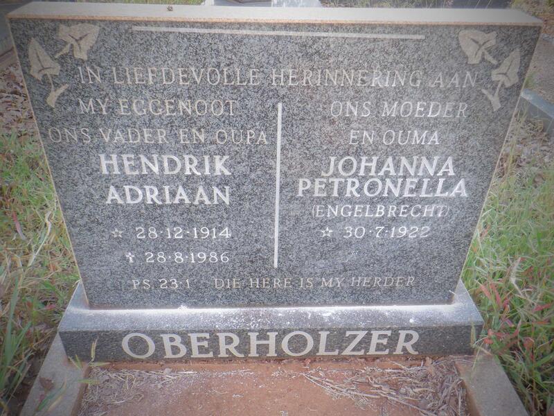 OBERHOLZER Hendrik Adriaan 1914-1986 & Johanna Petronella ENGELBRECHT 1922-