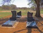 Limpopo, LEPHALALE district, Hanover 555_1, farm cemetery