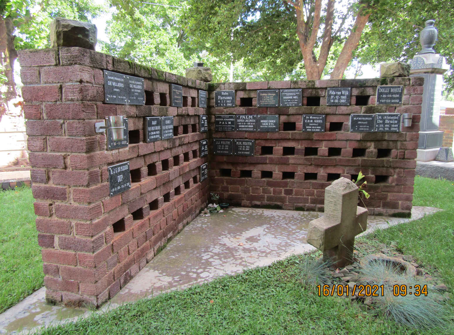 6. Oorsig van Gedenkmuur / Overview of Wall of Remembrance