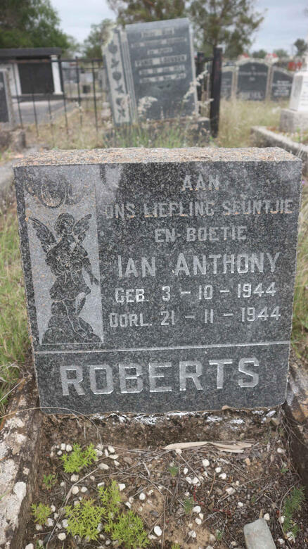 ROBERTS Ian Anthony 1944-1944 