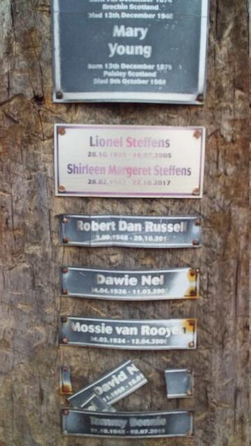 STEFFENS Lionel 1938-2005 & Shirleen Margeret 1942-2017 :: RUSSELL Robert Dan 1948-2010