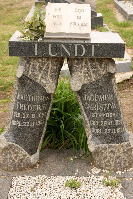 LUNDT Marthinus Frederik 1893-1964 & Jacomina Christina STRYDOM 1890-1964