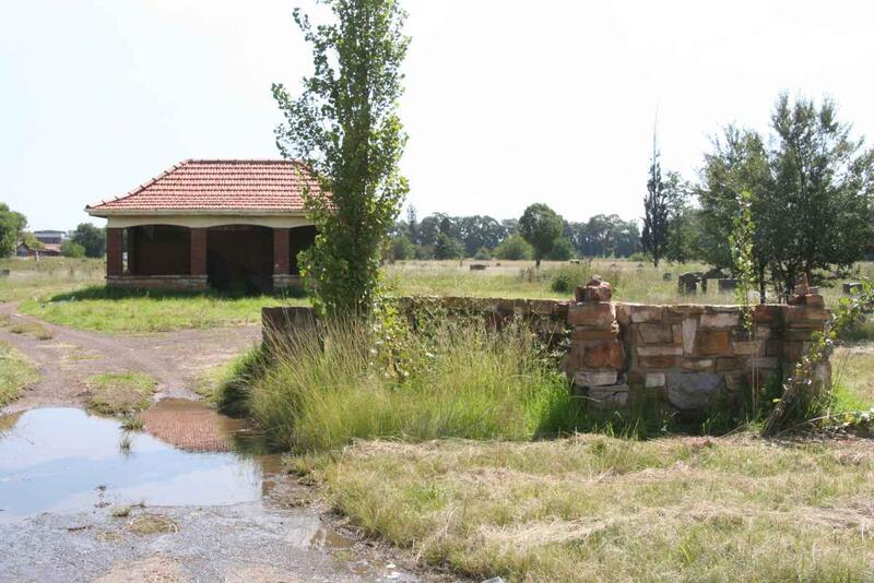 1. Entrance to the old cemetery in Vereeniging