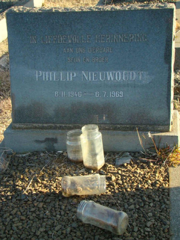 NIEUWOUDT Phillip 1946-1969