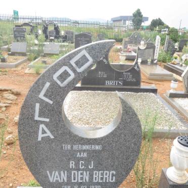 BERG R.C.J., van den 1930-1995 & G.M. MIENIE 1937 _1