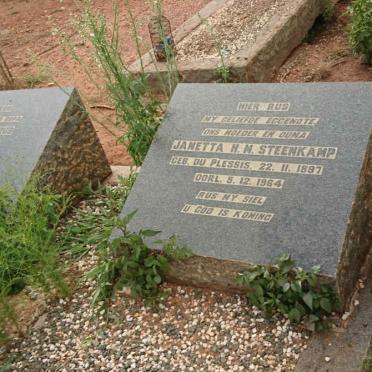 STEENKAMP Lukas Petrus 1890-1970 & Janetta H.M. DU PLESSIS 1897-1964 _2