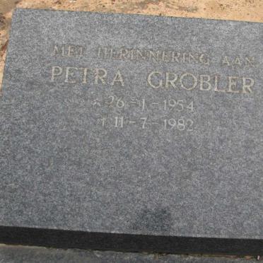 GROBLER Petra 1954-1982