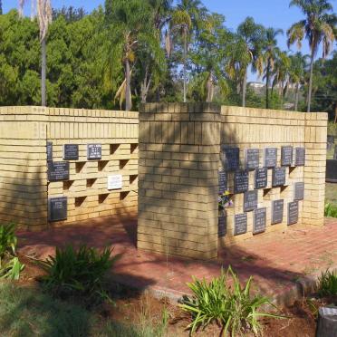1. Memorial wall / Gedenkmuur