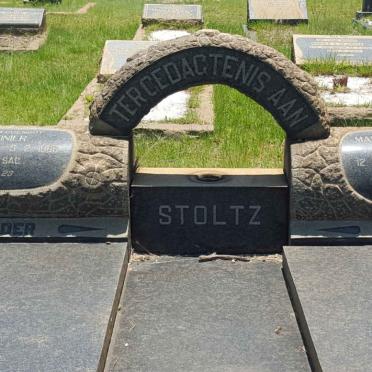 STOLTZ Reinier 1891-1966 &amp; Maria Magdalena KRUGER 1893-1975